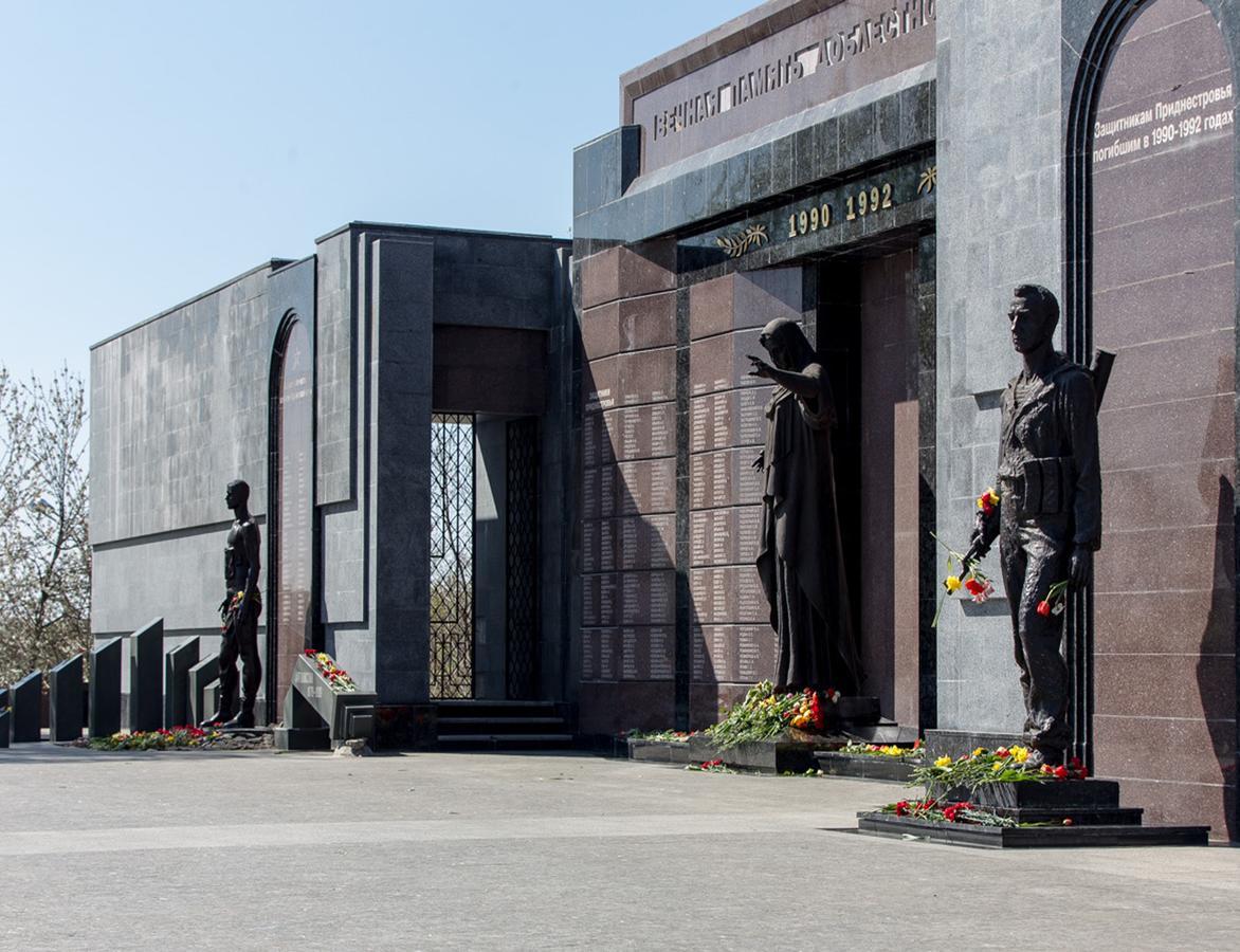 Luna Tiraspol Exteriér fotografie